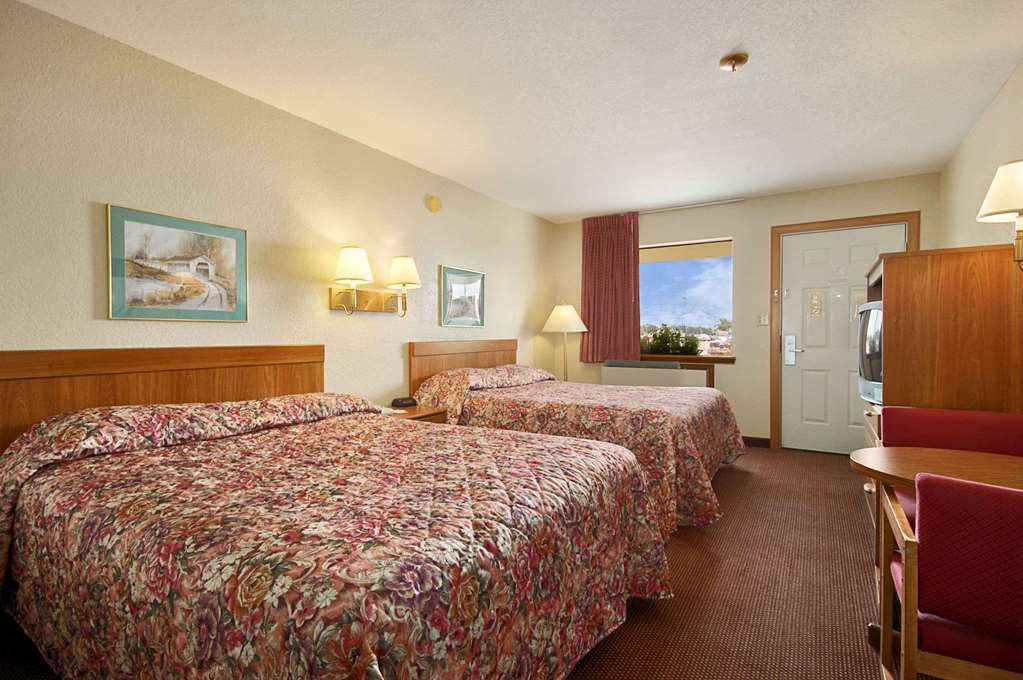 Days Inn By Wyndham Pratt Zimmer foto