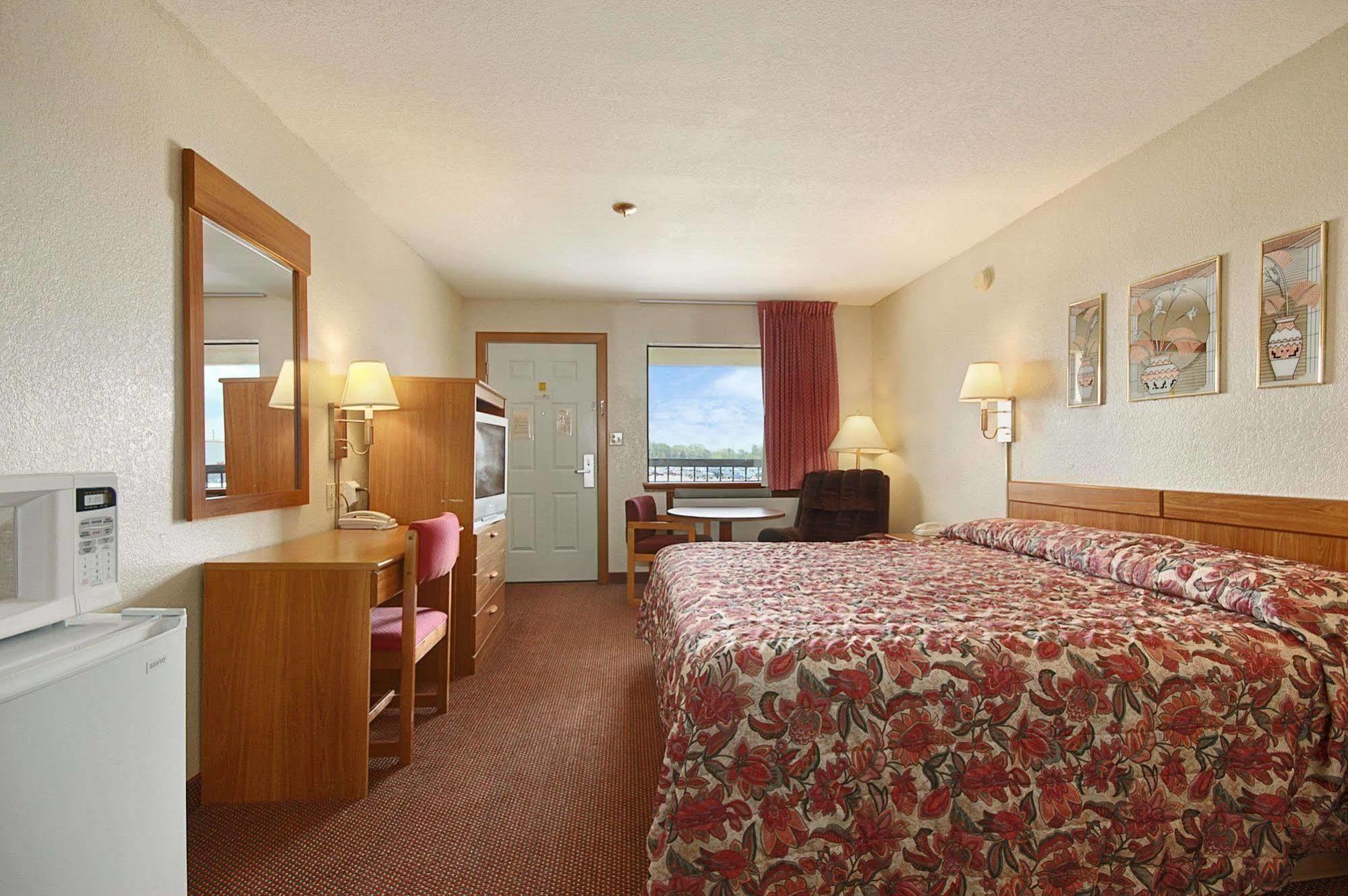 Days Inn By Wyndham Pratt Zimmer foto